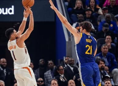 赛季前八战布克共6次得分30+，创太阳队史最多纪录-NBA新闻