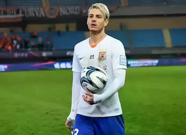 国安俱乐部顺利走出生存危机！网传两大新金主将为球队雪中送炭，格德斯斯坦丘因此转会入队_胜利_球迷_1