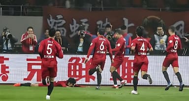 不是武磊也不是张琳芃！上港最不可或缺的球员是他，让球迷意外_年龄_大连_体能